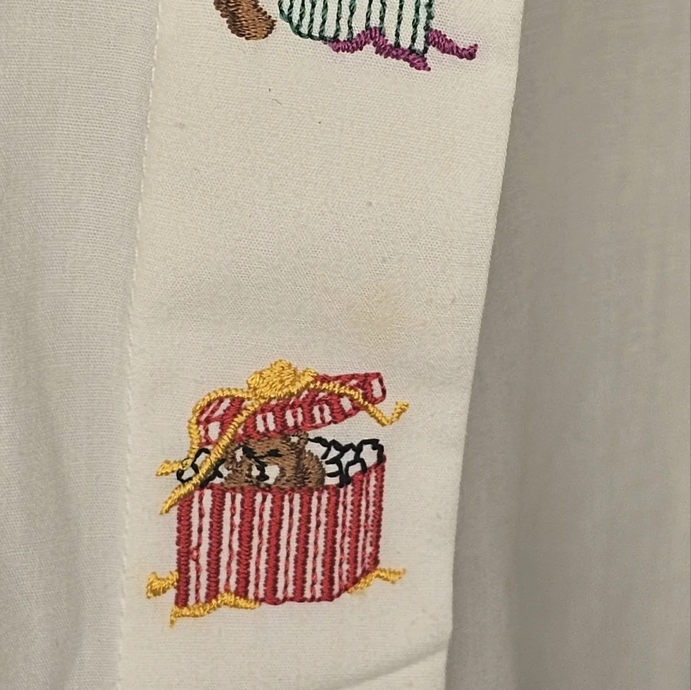 Classic White Button-Up Shirt - Picture 3 of 4